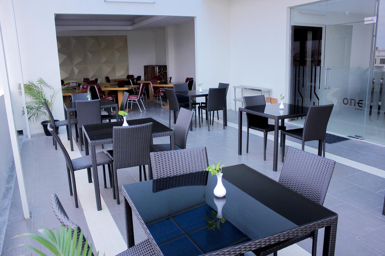 S-One Hotel Palimbão Exterior foto